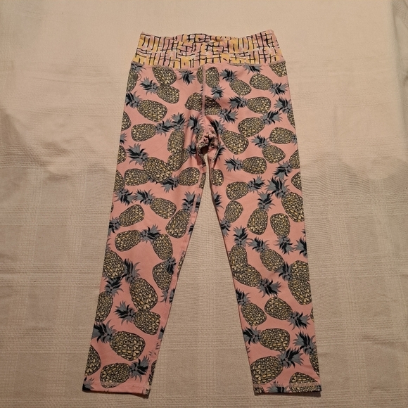 Limeapple Other - Limeapple girls size 14 pineapple designed cropped leggings, EUC